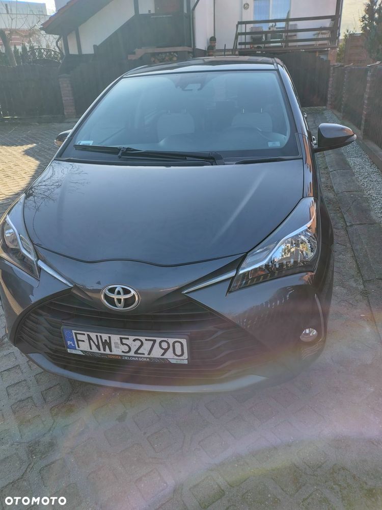 Toyota Yaris 1.5 Premium - 10