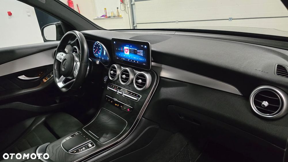 Mercedes-Benz GLC 220 d 4Matic 9G-TRONIC AMG Line Plus - 17
