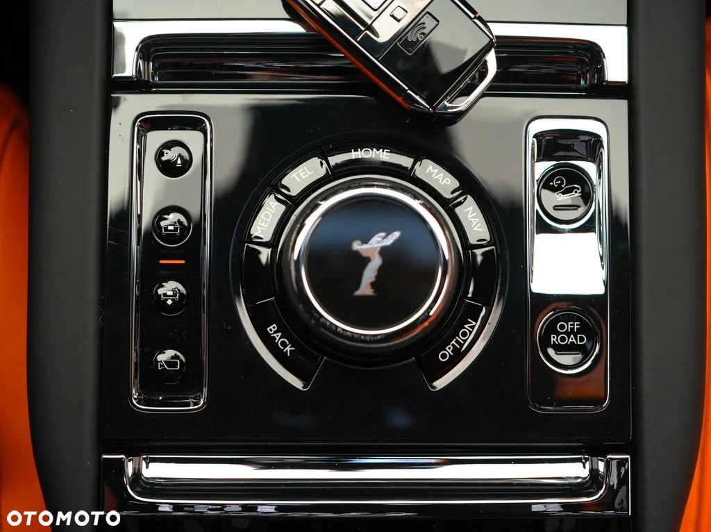 Rolls-Royce Cullinan Black Badge - 8