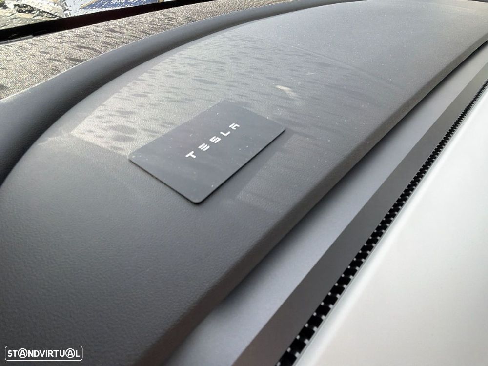 Tesla Model Y Long-Range RWD - 14