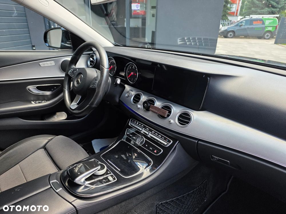 Mercedes-Benz Klasa E 220 d Business Edition 9G-TRONIC - 14