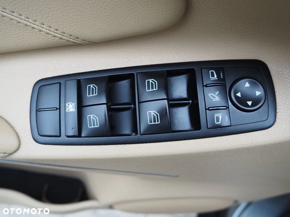 Mercedes-Benz ML - 22