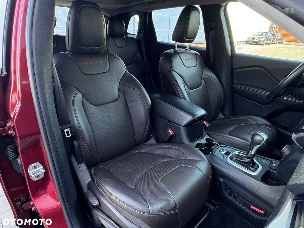 Jeep Cherokee - 26
