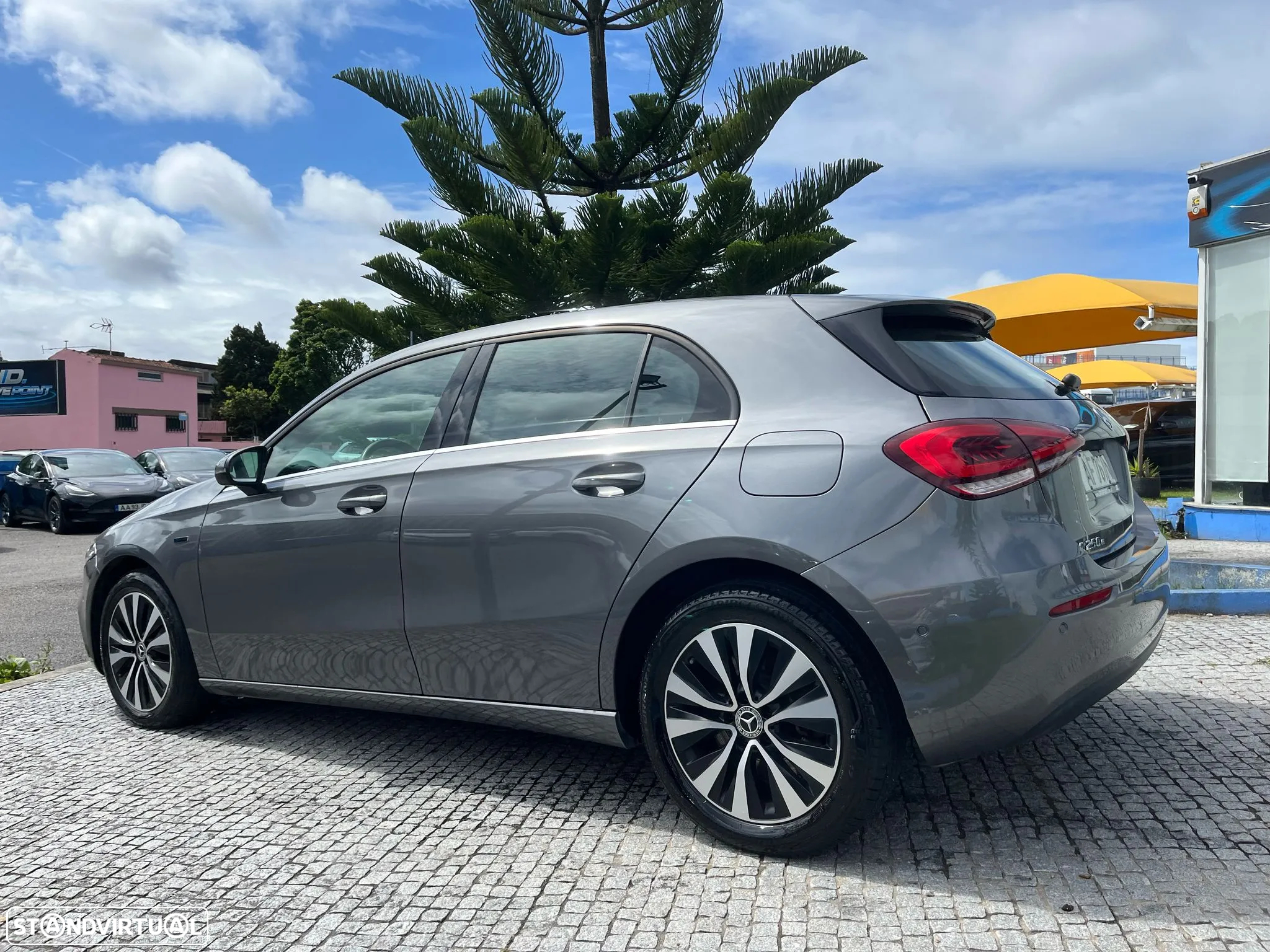 Mercedes-Benz A 250 e Style Plus - 11