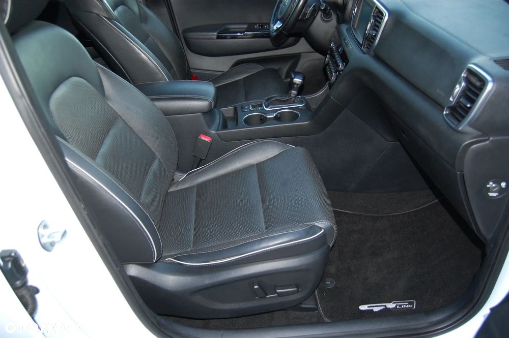 Kia Sportage 2,0 CRDI AWD GT Line - 32