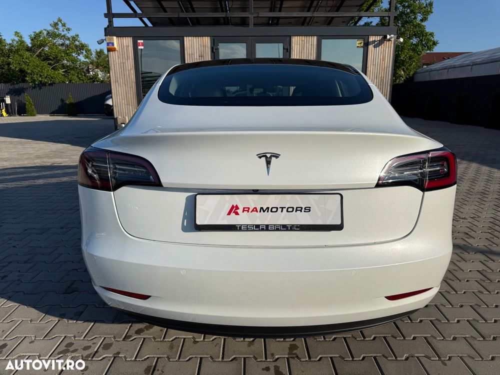 Tesla Model 3 Standard Reichweite Plus Hinterradantrieb - 8