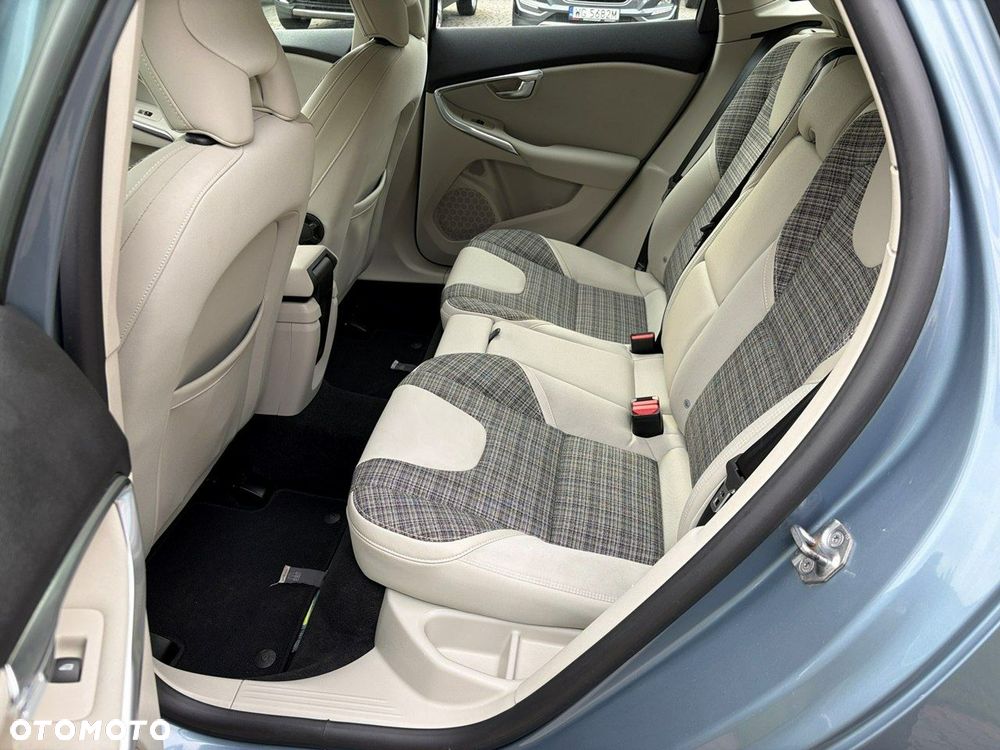 Volvo V40 D2 Momentum - 13