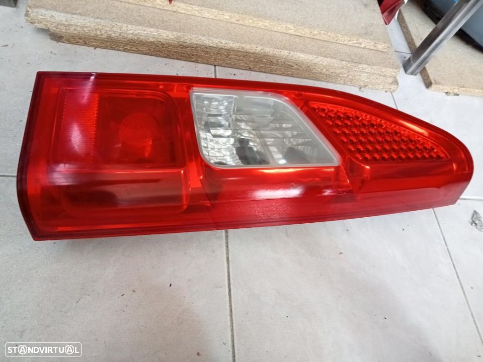 Farolim direito Citroen Berlingo 08- /9680545180