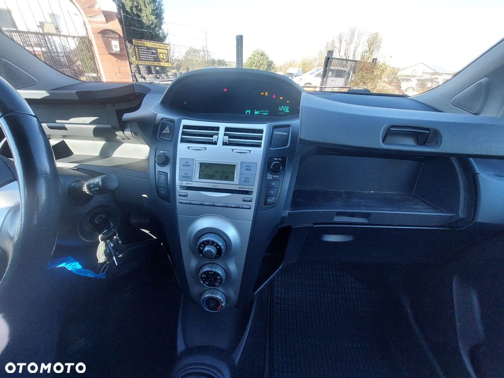 Toyota Yaris 1.4 D-4D Life - 31