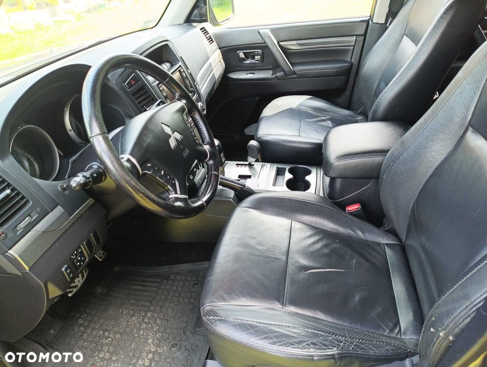 Mitsubishi Pajero - 5