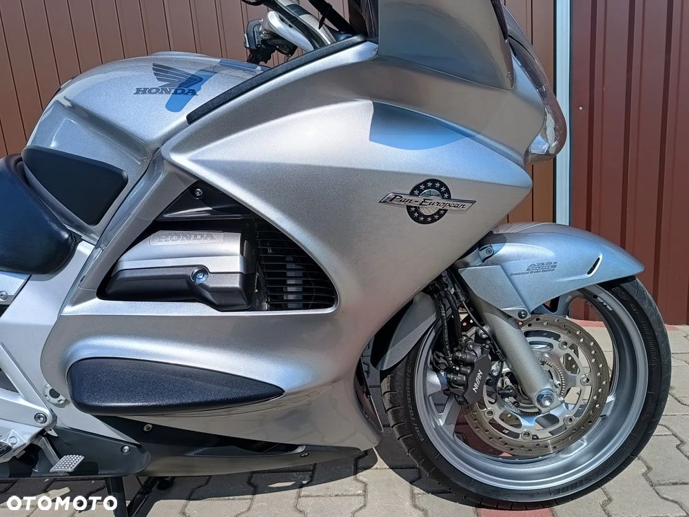 Honda ST - 9