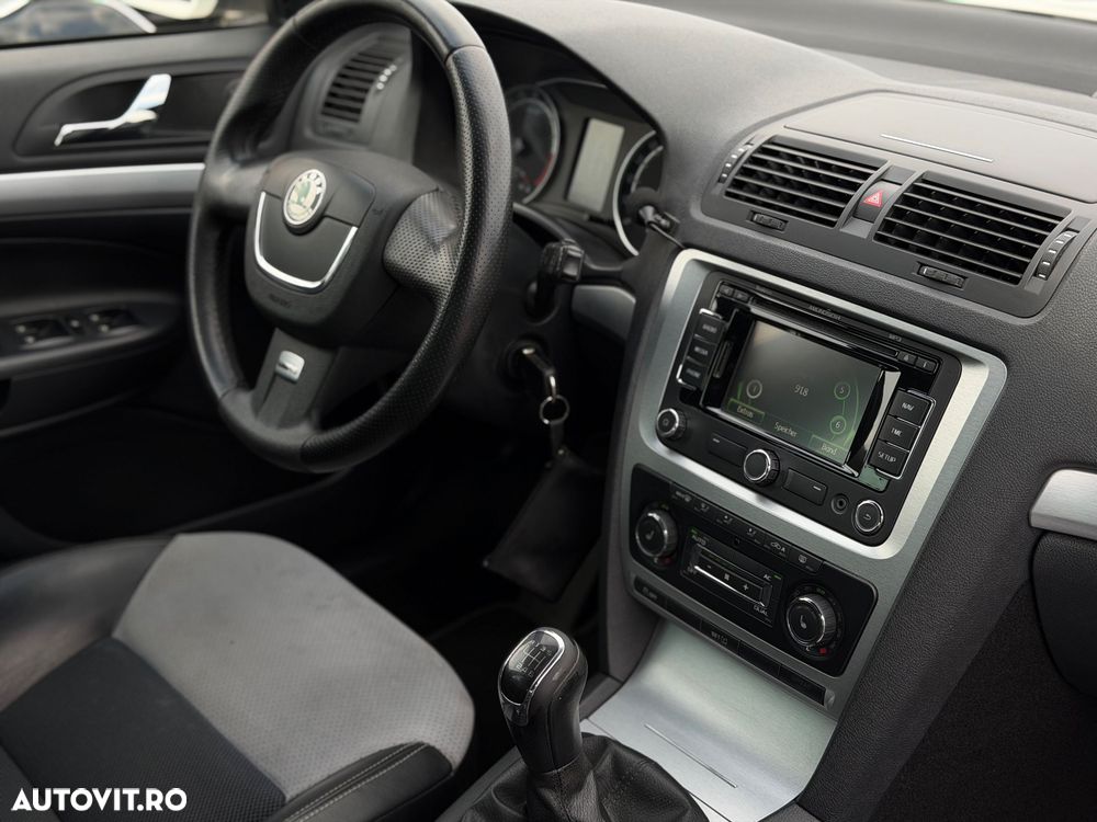 Skoda Octavia 2.0 TDI RS - 6