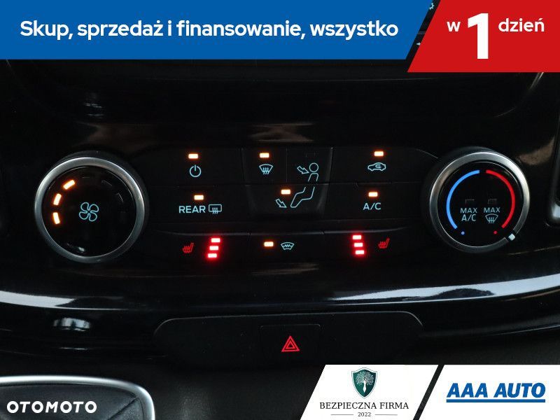 Ford Tourneo Custom - 17