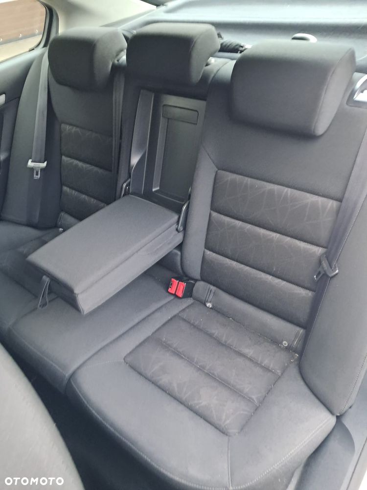 Skoda Octavia 1.6 Ambiente - 8