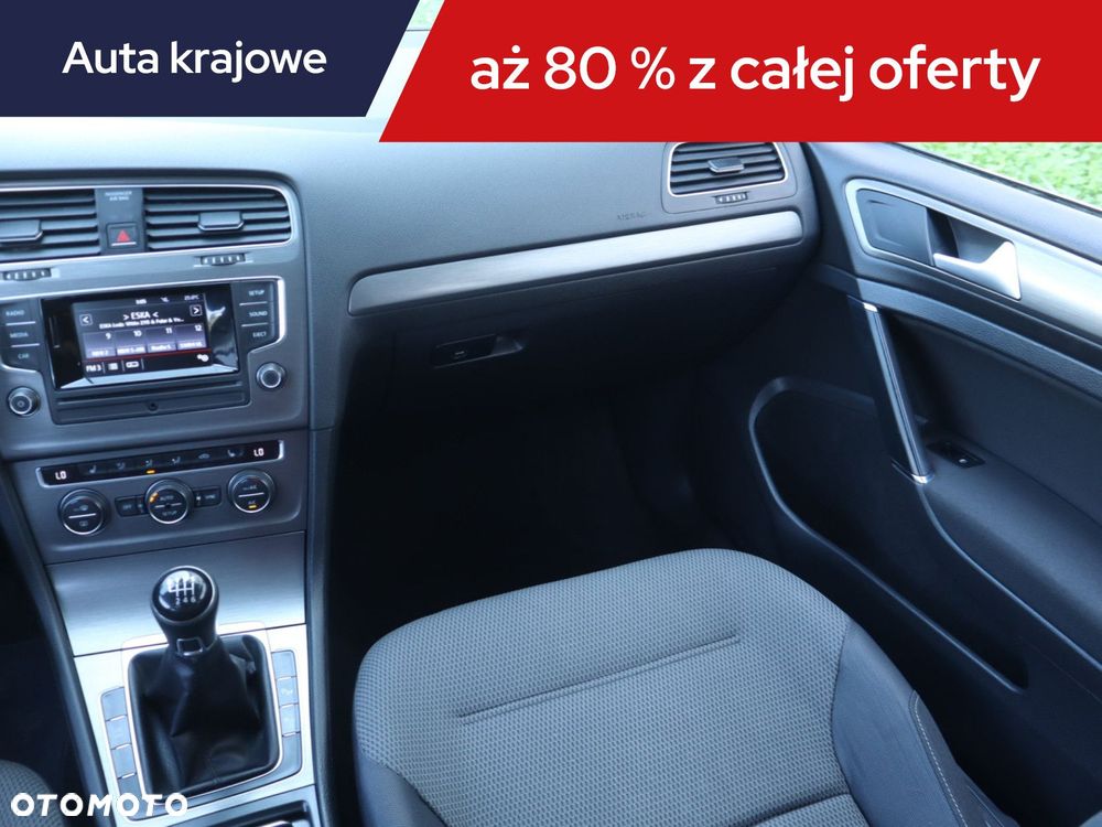 Volkswagen Golf - 10