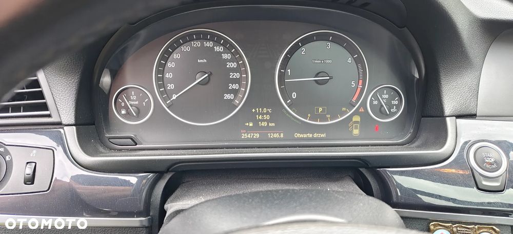 BMW Seria 5 525d - 13