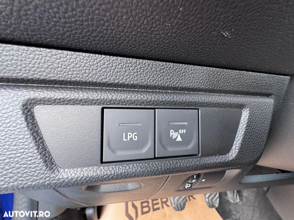 Dacia Logan TCe 90 Essential - 19