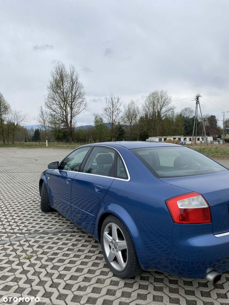 Audi A4 Limousine - 6