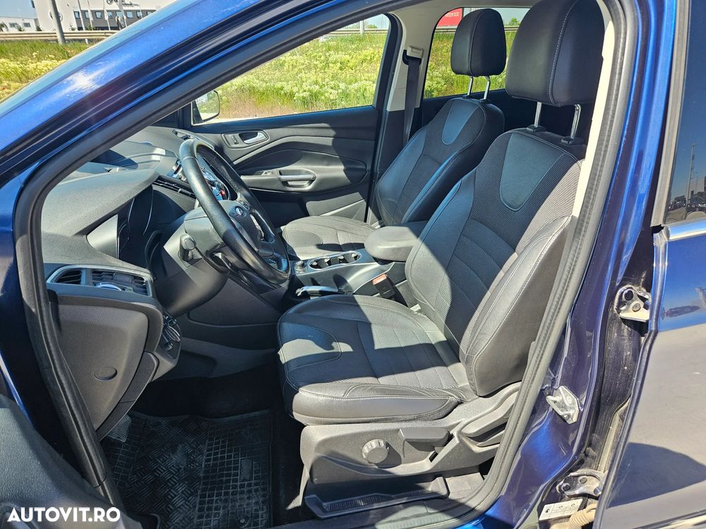 Ford Kuga 2.0 TDCi Powershift 4WD Titanium - 9