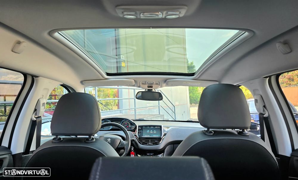 Peugeot 2008 PureTech 110 GPF Stop&Start EAT6 Allure - 24