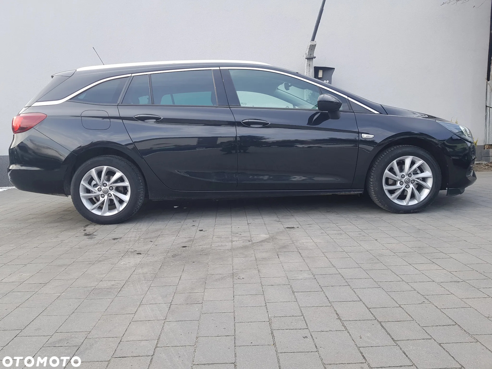 Opel Astra V 1.2 T Elegance S&S - 10