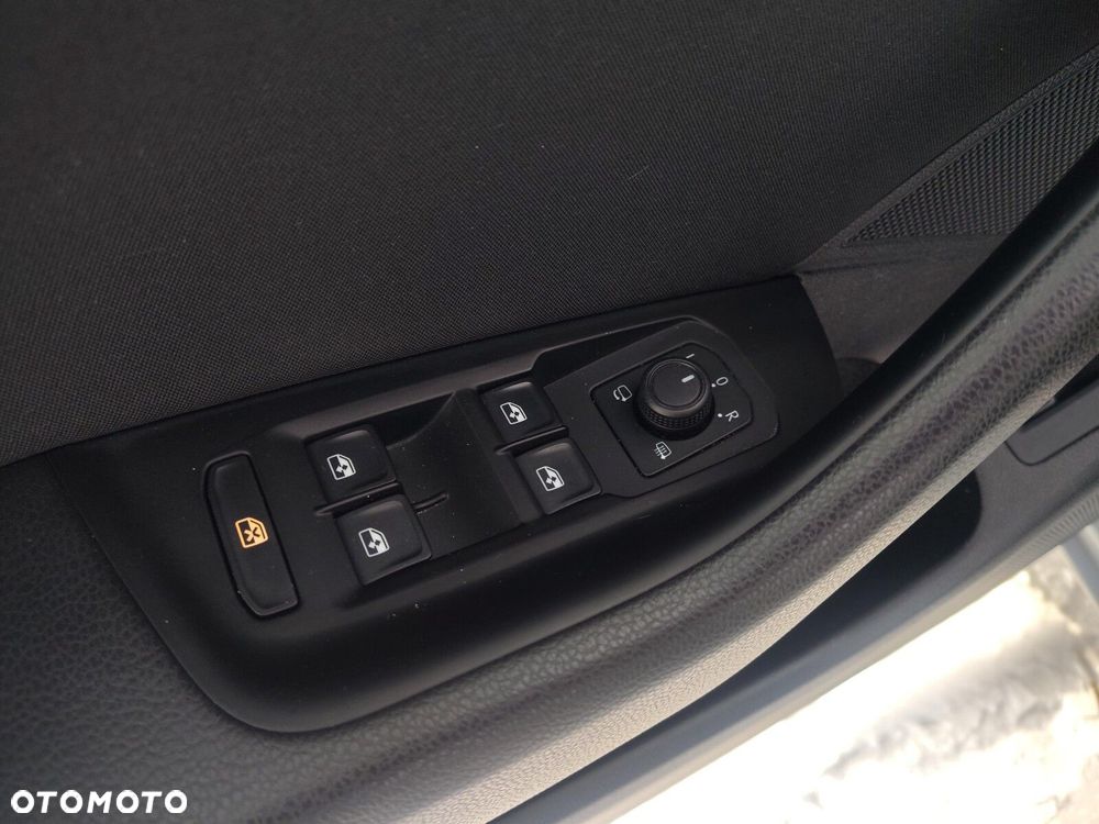 Volkswagen Passat Variant 1.5 TSI EVO Business DSG - 15