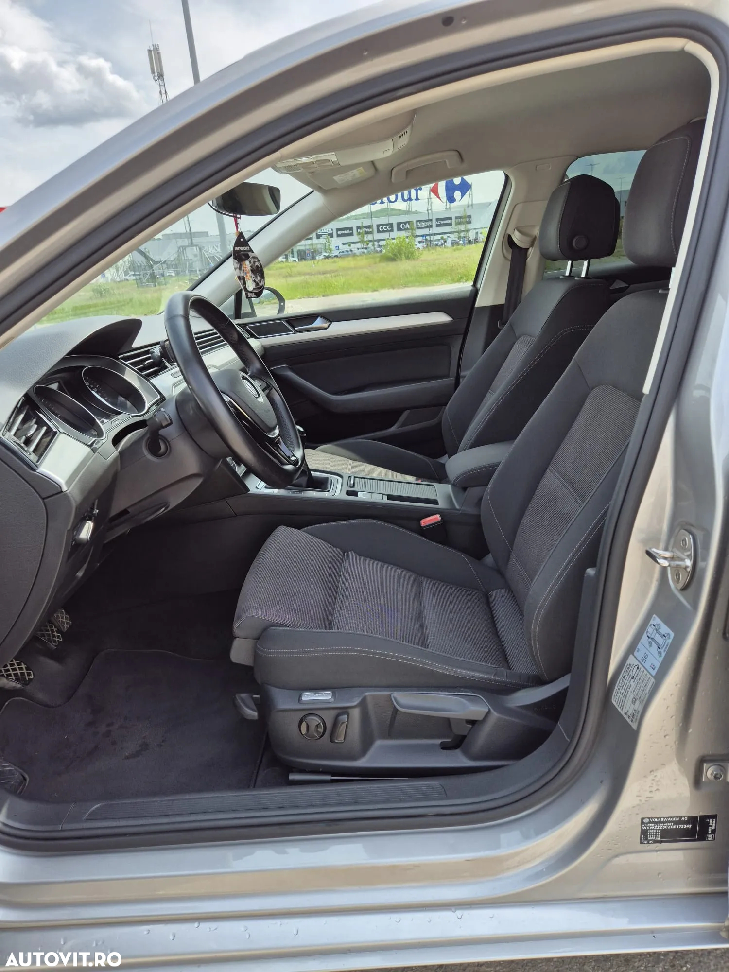 Volkswagen Passat 2.0 TDI Comfortline - 24