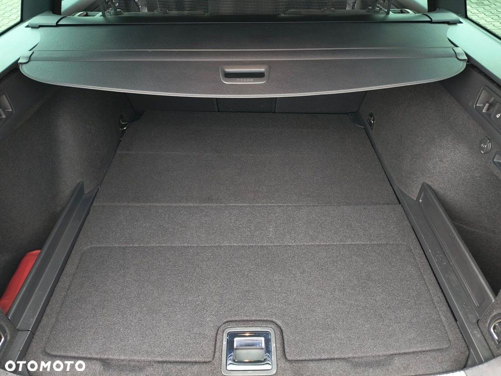 Volkswagen Passat - 25