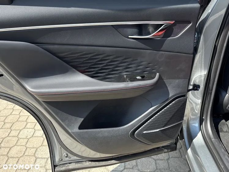 BAIC 5 Beijing 1.5T Business DCT - 12