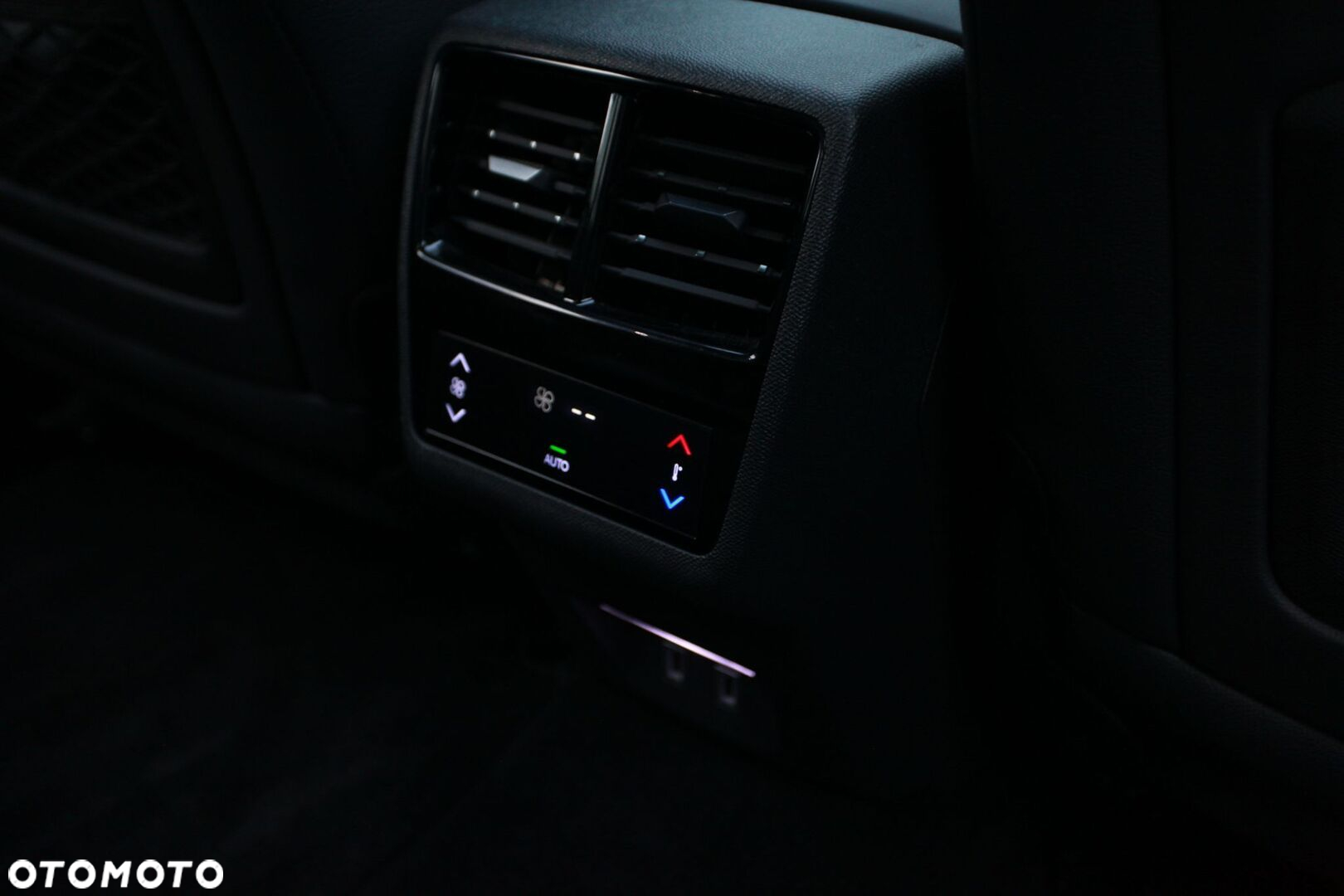DS Automobiles DS 9 1.6 PureTech Rivoli + - 26