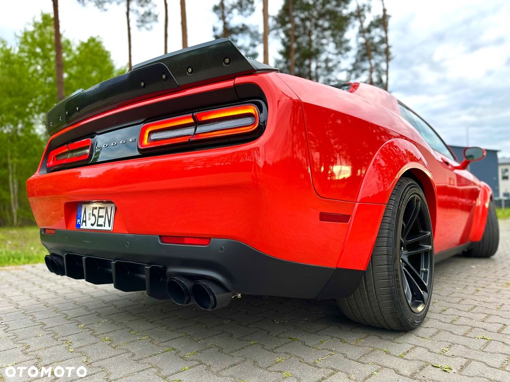 Dodge Challenger 6.4 Scat Pack - 18