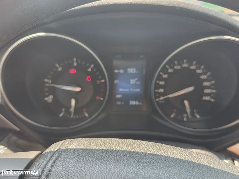 Toyota Avensis SW — fotografia 15