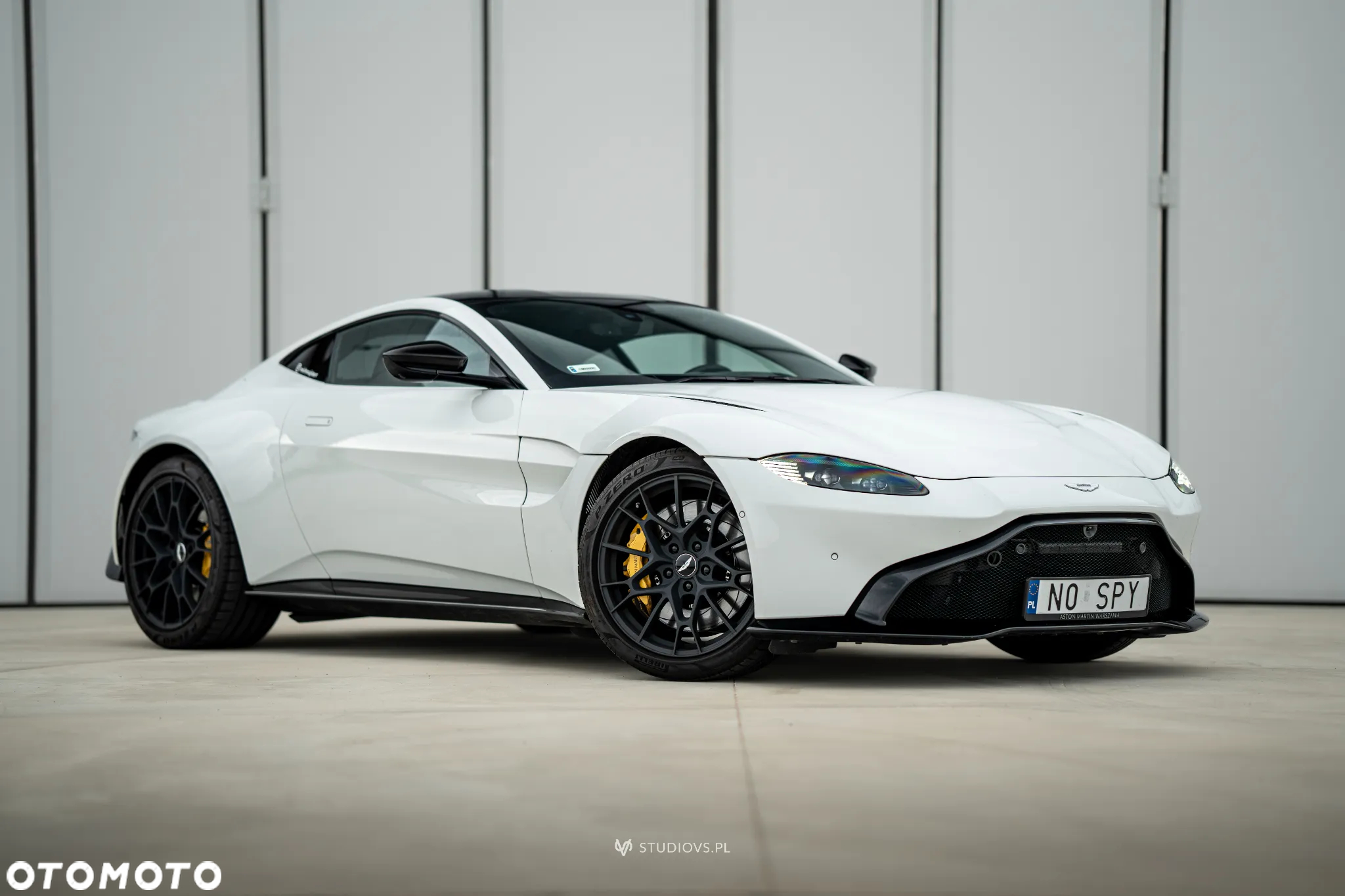 Aston Martin Vantage - 3