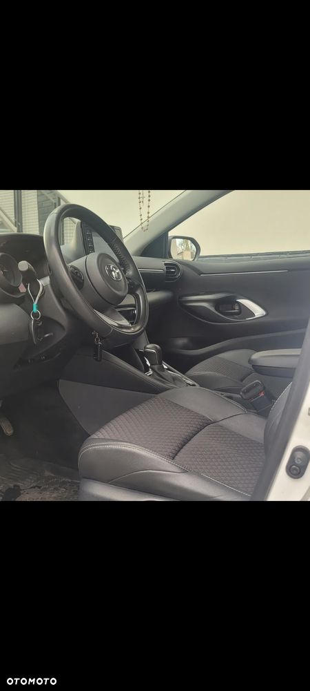 Toyota Yaris - 8