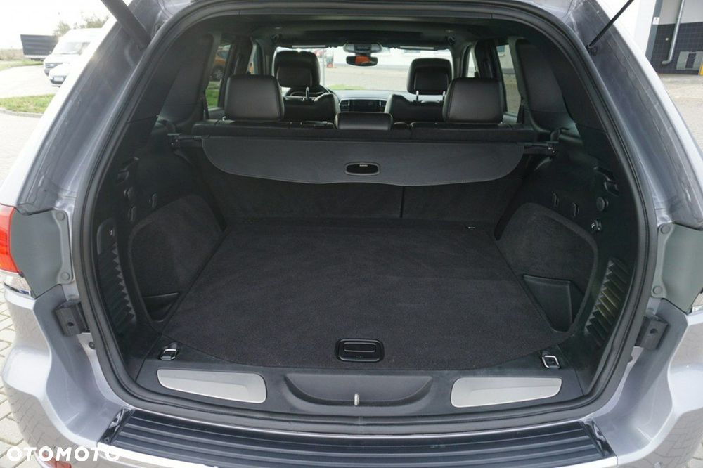 Jeep Grand Cherokee - 11