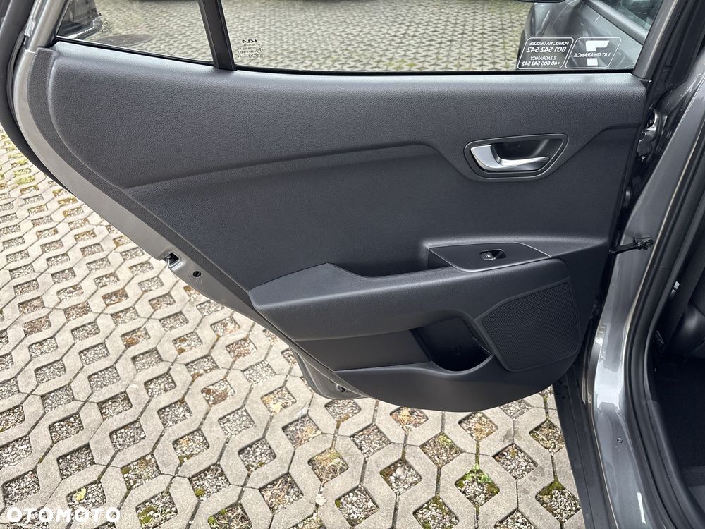 Kia Stonic 1.0 T-GDI Business Line DCT - 12