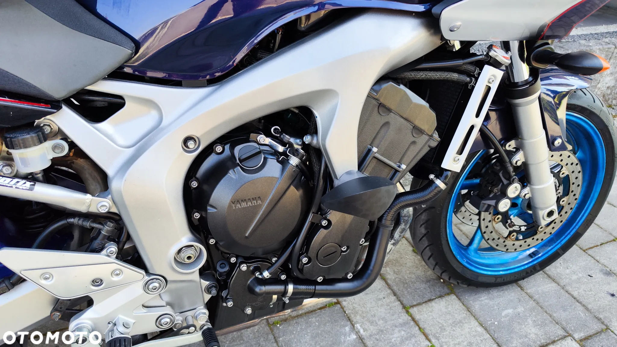 Yamaha FZS - 9