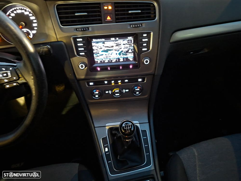 VW Golf 1.6 TDI BlueMotion Comfortline - 27