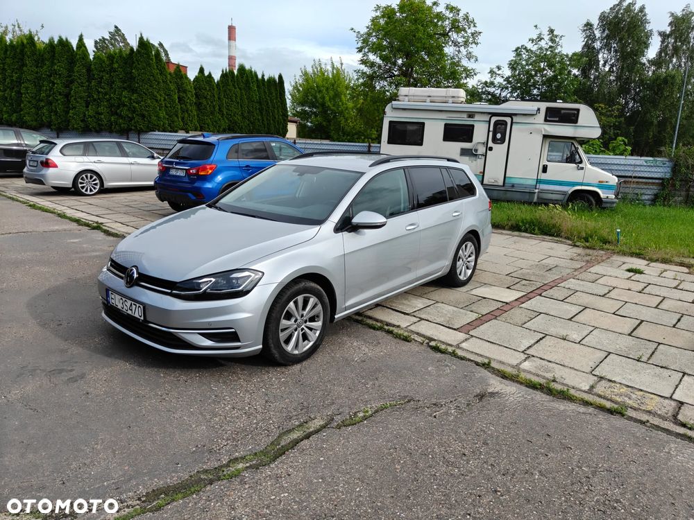 Volkswagen Golf - 1