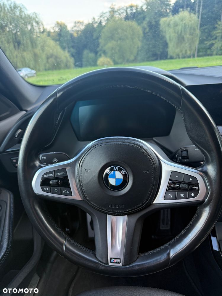 BMW Seria 2 218d - 26