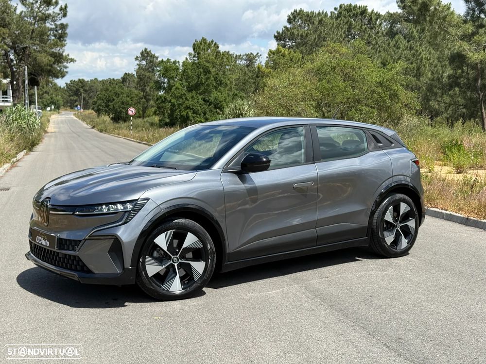 Renault Mégane E-Tech - 3