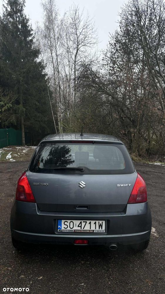 Suzuki Swift - 4