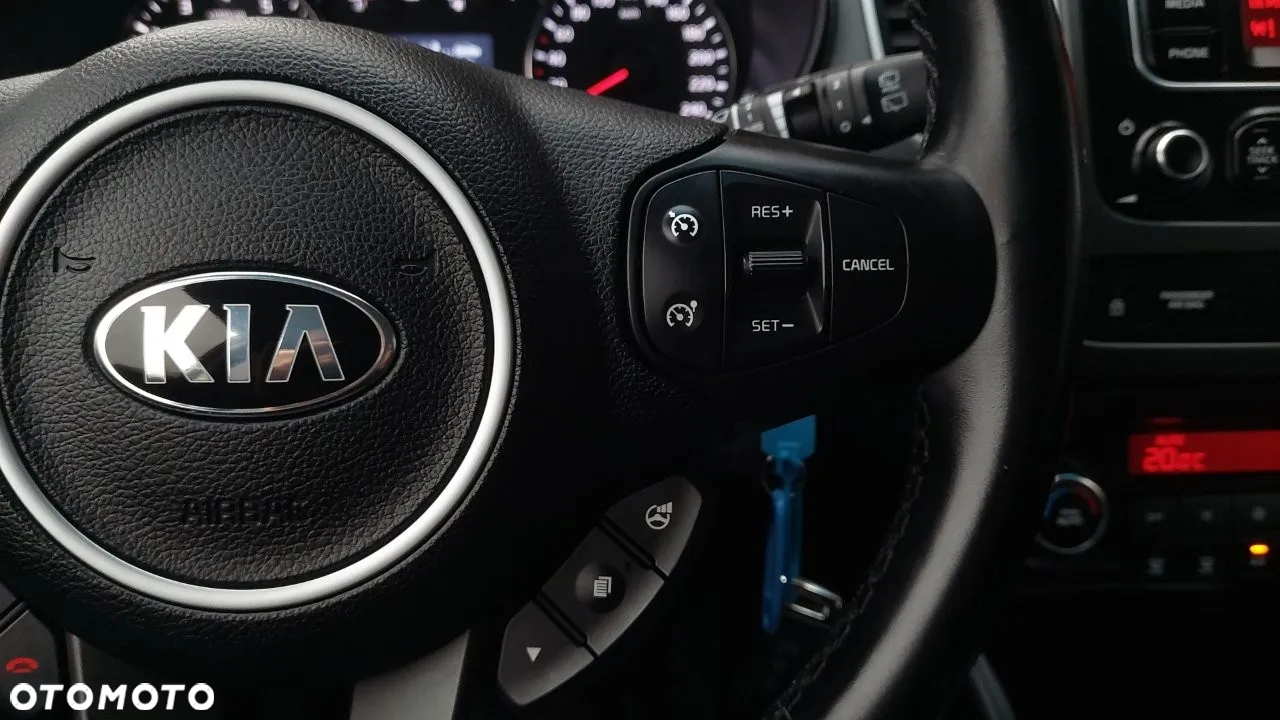 Kia Carens 1.6 GDI M - 21