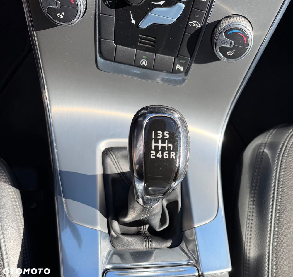 Volvo V60 D4 Drive-E Momentum - 12