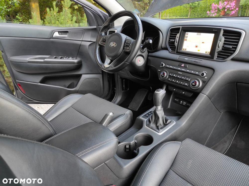 Kia Sportage 1.7 CRDI 2WD Dream-Team Edition - 22
