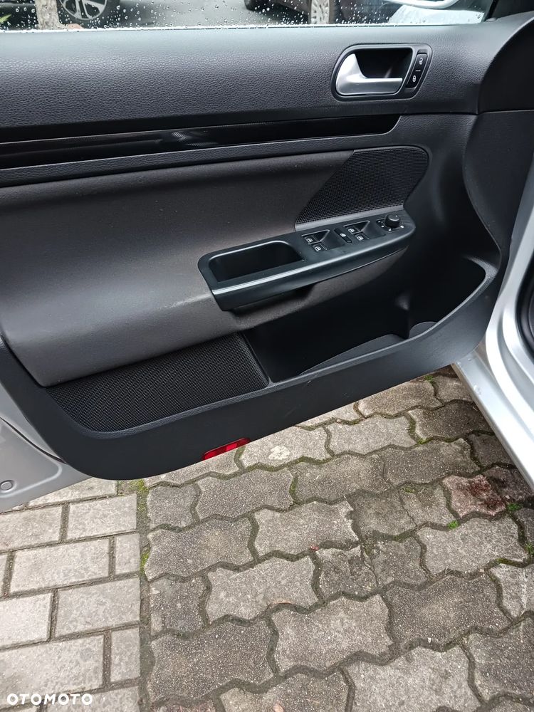 Volkswagen Golf VI 1.6 TDI Comfortline - 10