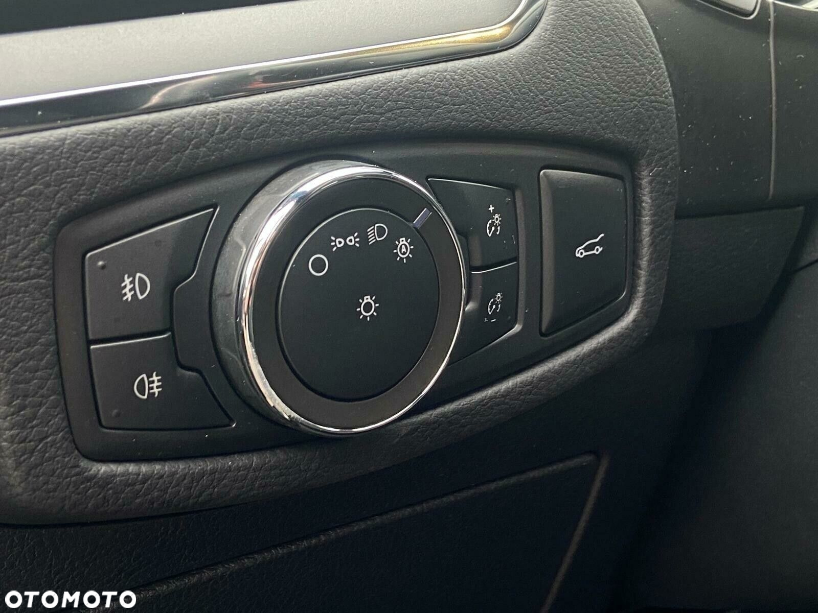 Ford S-Max - 31
