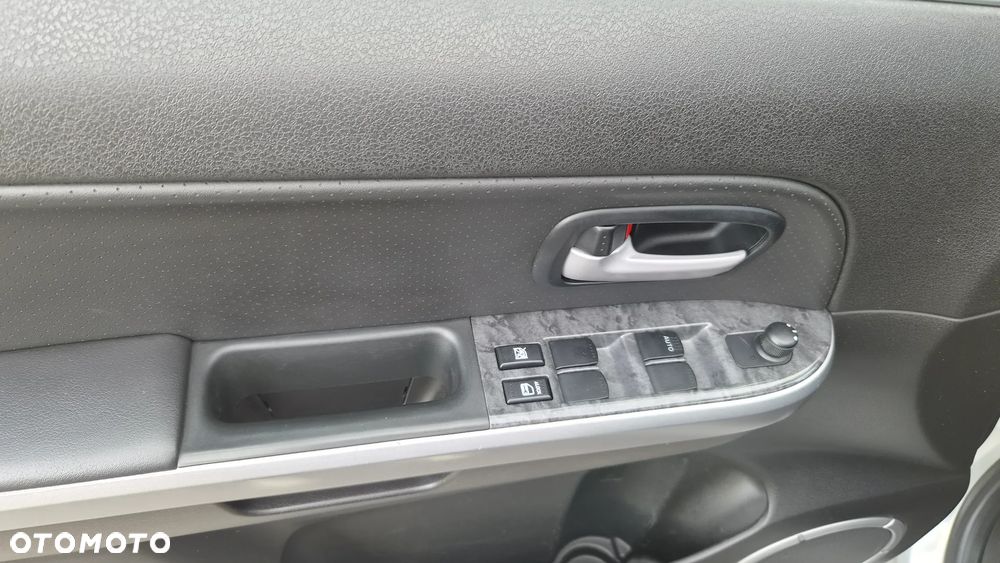 Suzuki Grand Vitara 1.9 DDiS Premium EU5 - 20