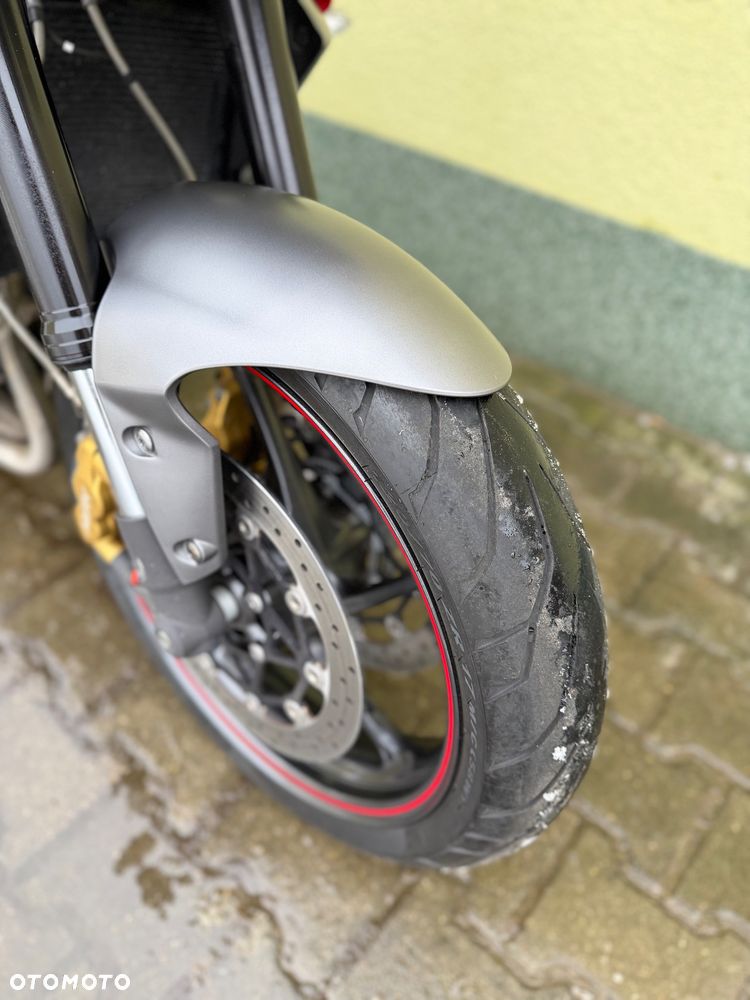 Triumph Street Triple - 3