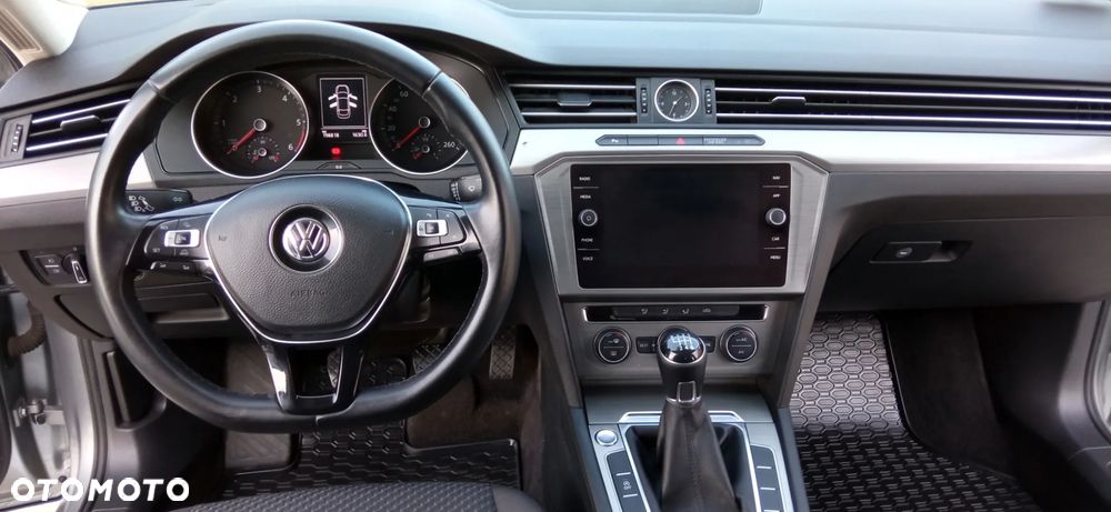 Volkswagen Passat - 20